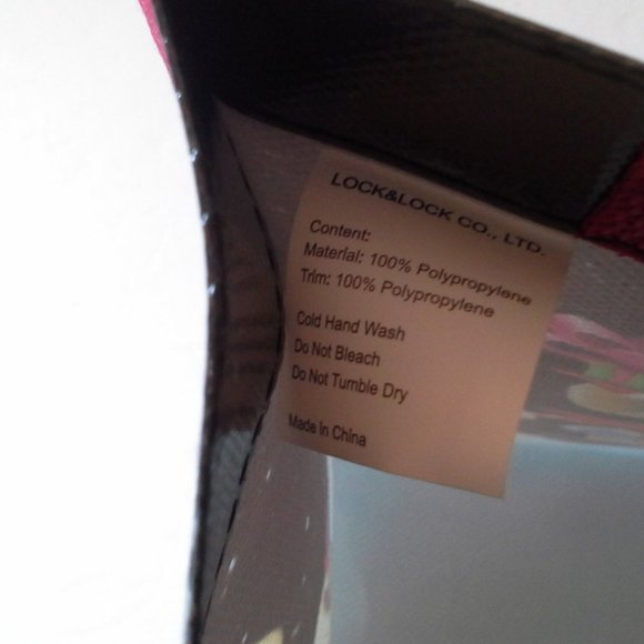 Lock and Lock Santa Climbing Down Chimney Tote - Picture 6 of 11